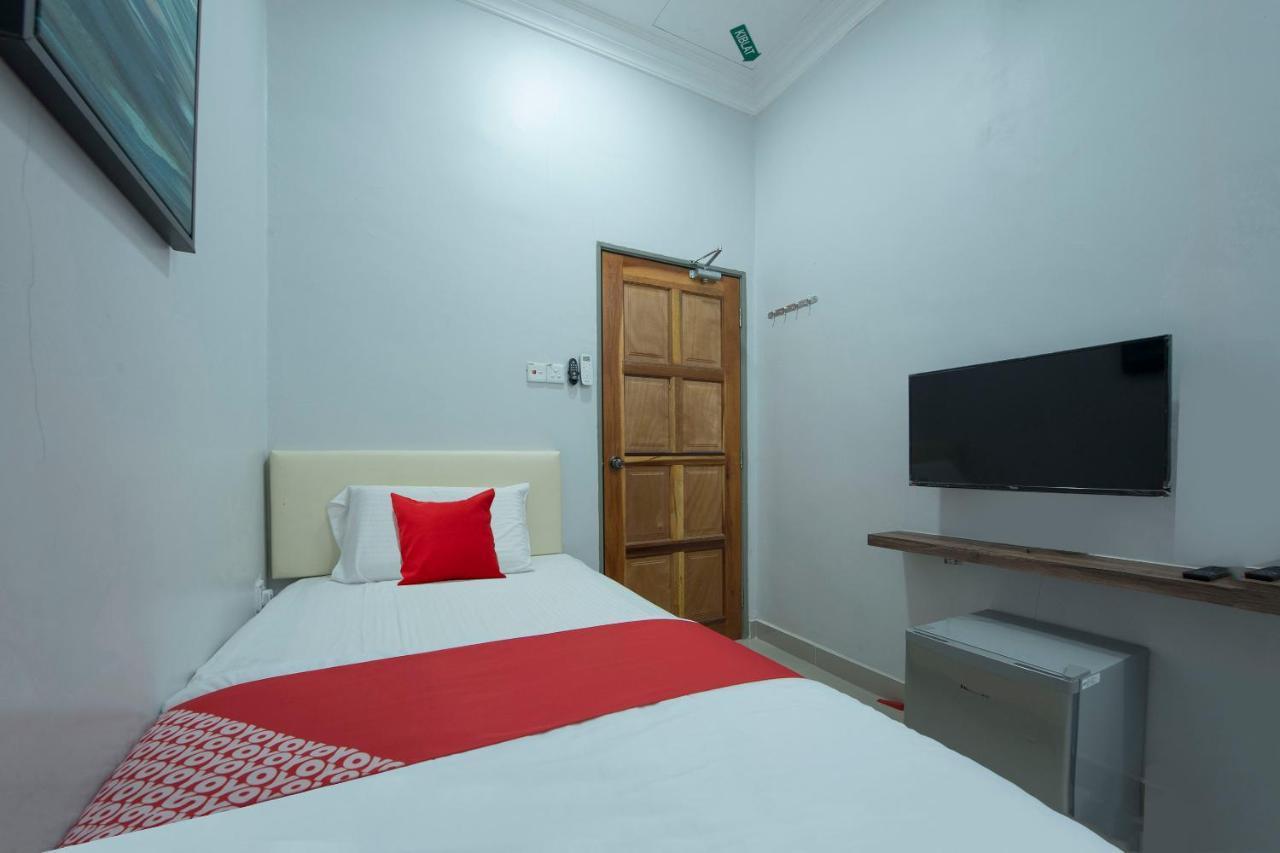 Oyo 90234 Sungai Rengit City Resort 2 Kampung Sungai Rengit Ngoại thất bức ảnh