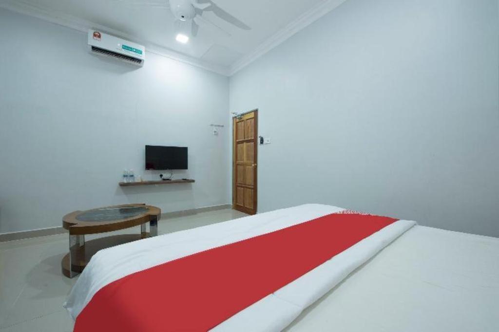 Oyo 90234 Sungai Rengit City Resort 2 Kampung Sungai Rengit Ngoại thất bức ảnh
