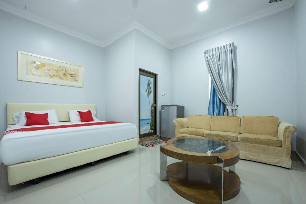 Oyo 90234 Sungai Rengit City Resort 2 Kampung Sungai Rengit Ngoại thất bức ảnh