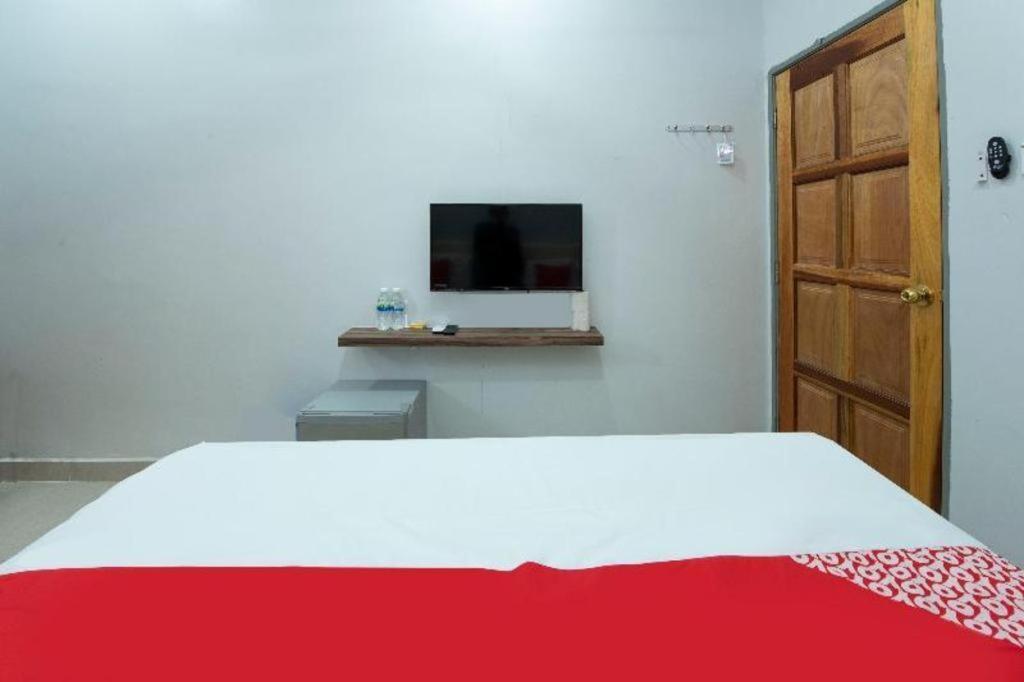 Oyo 90234 Sungai Rengit City Resort 2 Kampung Sungai Rengit Ngoại thất bức ảnh