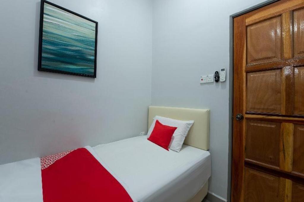 Oyo 90234 Sungai Rengit City Resort 2 Kampung Sungai Rengit Ngoại thất bức ảnh