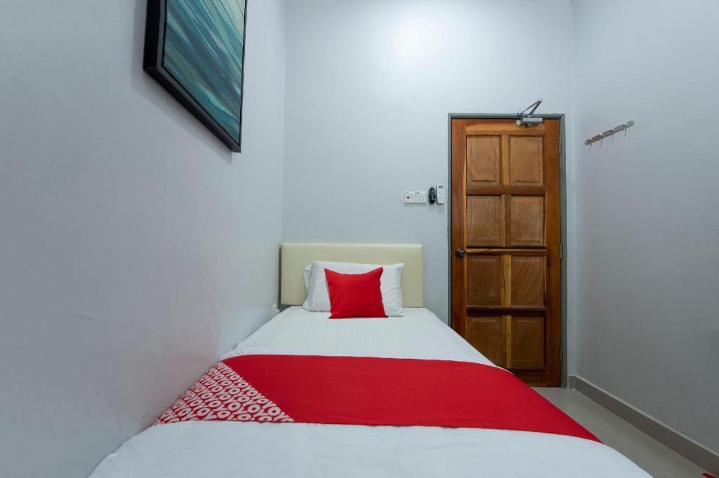 Oyo 90234 Sungai Rengit City Resort 2 Kampung Sungai Rengit Ngoại thất bức ảnh