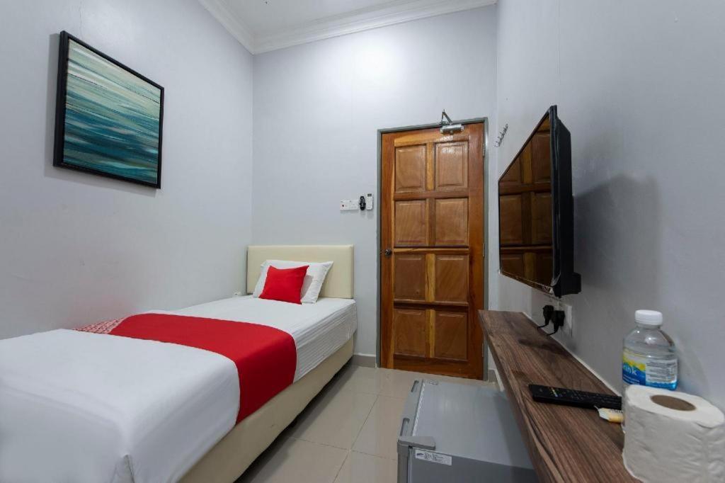 Oyo 90234 Sungai Rengit City Resort 2 Kampung Sungai Rengit Ngoại thất bức ảnh